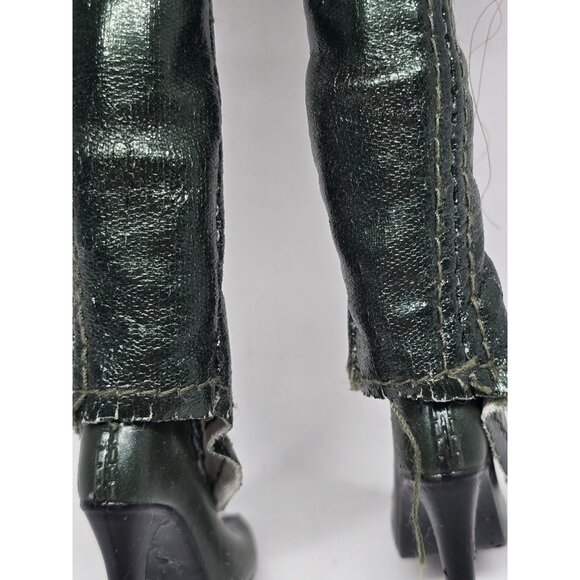 Bratz dynamite Meygan Doll With Outfit And Shoes- Not Complete - Picture 9 of 16